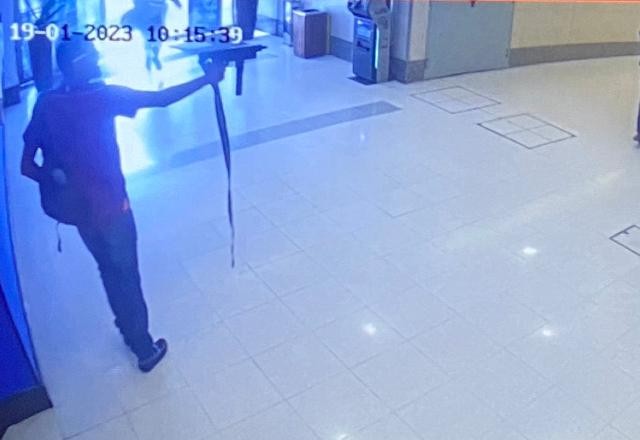 Imagem da noticia SP: Criminosos roubam R$ 1 mi em produtos de loja de celulares
