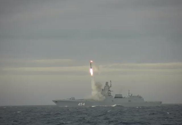 Rússia diz que concluiu testes do míssil de cruzeiro hipersônico Zircon