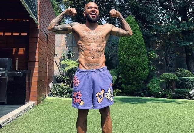 Tatuagem foi crucial para prisão de Daniel Alves na Espanha, diz jornal