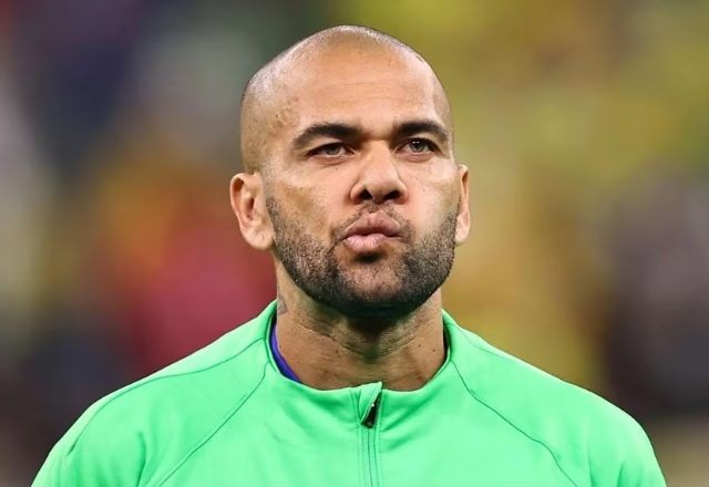 Imagem da noticia Defesa de Daniel Alves não consegue reunir dinheiro de fiança