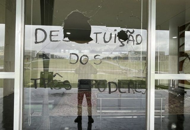 Imagem da noticia Exposição para marcar primeiro ano dos ataques de 8/1 será inaugurada na Câmara