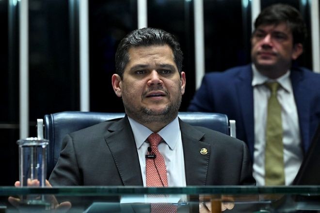 Imagem da noticia Sem acordo, Alcolumbre adia votação de projeto que autoriza cassinos e bingos no Brasil  