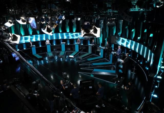 Imagem da noticia Candidatos atacam ausência de Lula e miram governo Bolsonaro
