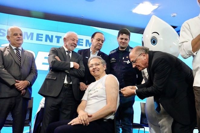 Imagem da noticia Alckmin e Padilha aplicam primeiras doses de vacina 100% brasileira contra a dengue 
