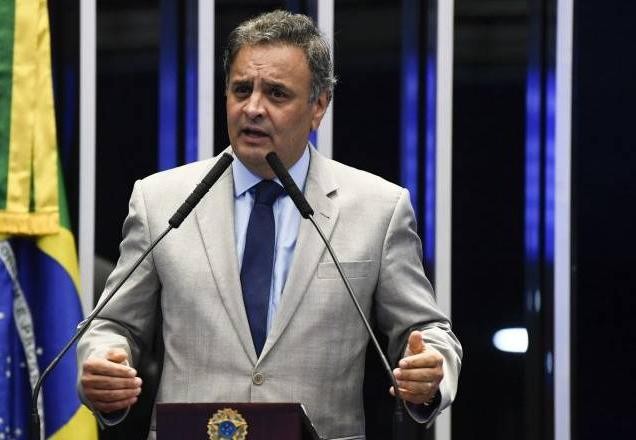 Aécio Neves  propõe punição a quem se recusar a tomar vacina contra covid