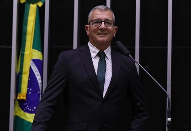 Imagem da noticia Deputado federal Bebeto registra boletim por suspeita de atentado no Rio