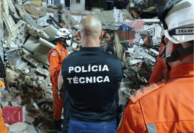 Imagem da noticia Corpo de terceira vítima é encontrado após desabamento de prédio em Salvador
