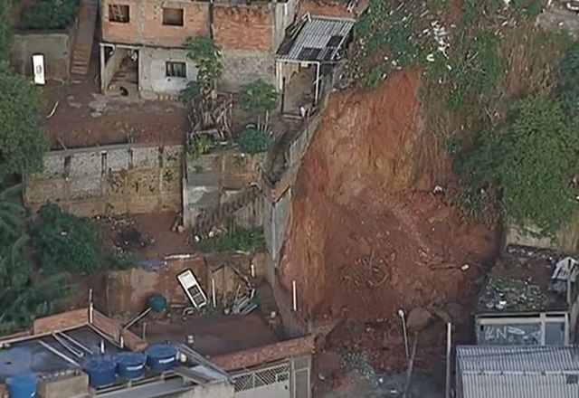 Deslizamento De Terra Ameaça Mais De 20 Casas Em Osasco Sp Sbt News 