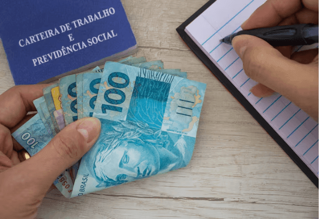 Imagem da noticia Quando cai o quinto dia útil de maio? Feriado do Trabalho altera calendário de pagamento