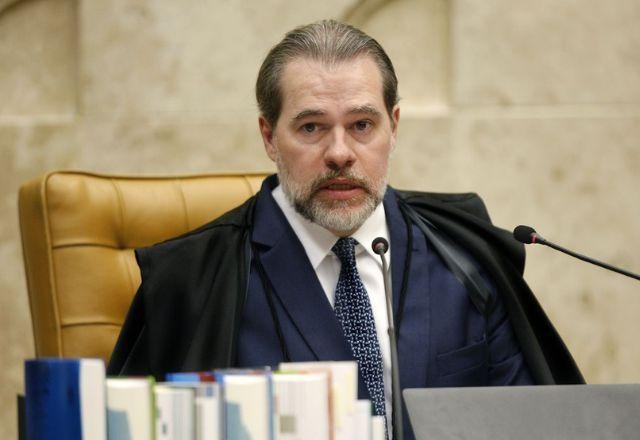 Imagem da noticia Toffoli anula provas de acordo com a Odebrecht e diz que Lula foi vítima de armação