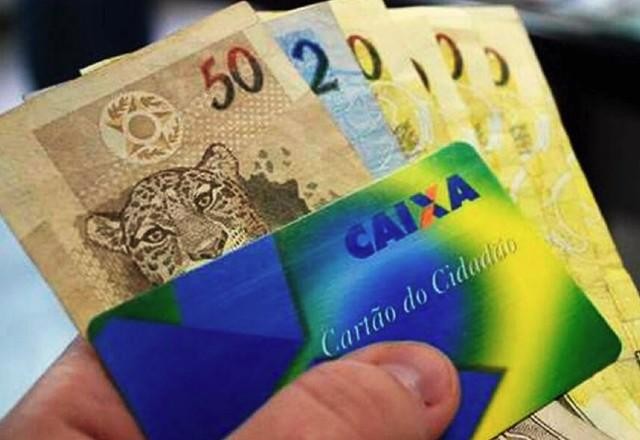 Imagem da noticia Cerca de 600 mil brasileiros ainda não sacaram abono salarial de 2020