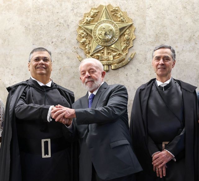 Imagem da noticia Dino toma posse e se torna oficialmente ministro do STF