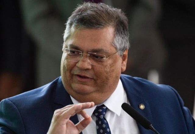 Imagem da noticia Reação não parece ser proporcional, diz Dino sobre operação no Guarujá