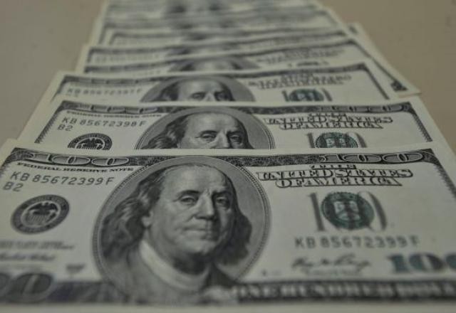 Imagem da noticia Dólar sobe e fecha cotado a R$ 5,40 com preocupação com os gastos do governo