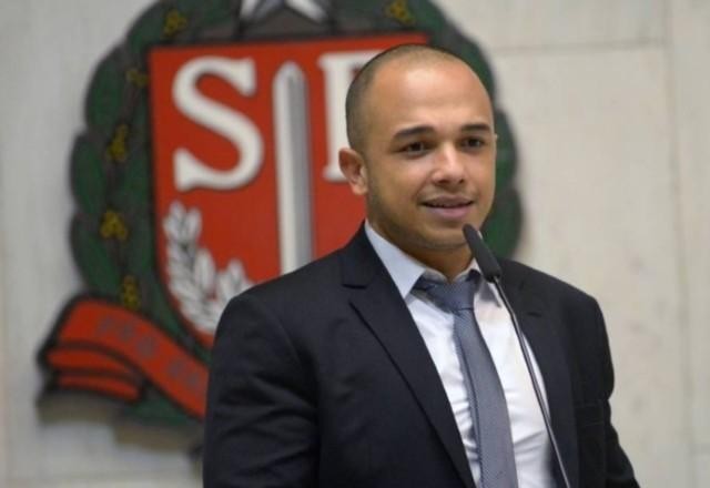 Imagem da noticia Moraes determina que Justiça Eleitoral investigue deputado Douglas Garcia