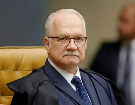Imagem da noticia Fachin vê "desvio de finalidade" em relatório de CPI que pede indiciamento de ministros do STF