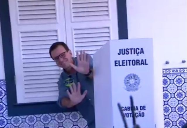 Imagem da noticia Eleições 2024: Eduardo Paes vota em São Conrado em disputa por reeleição no Rio de Janeiro