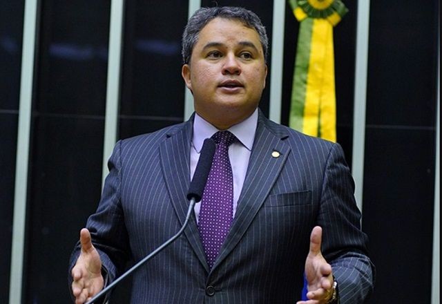Imagem da noticia Senado vai analisar "impactos reais" de MP da compensação da desoneração da folha, diz Efraim