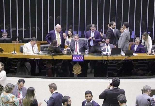 Imagem da noticia Câmara aprova proposta que reserva 5% de emendas para prevenção de desastres