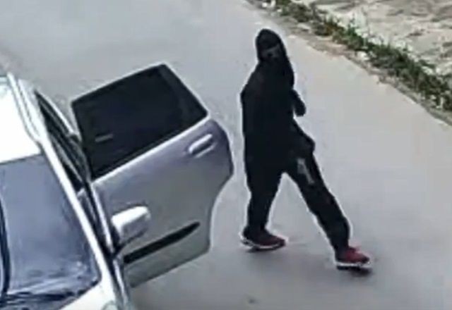 Imagem da noticia Presidiário que fugiu na “saidinha” é executado por encapuzados 