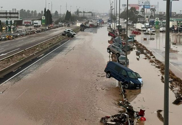 Imagem da noticia Autoridades buscam 89 desaparecidos uma semana após catástrofe na Espanha