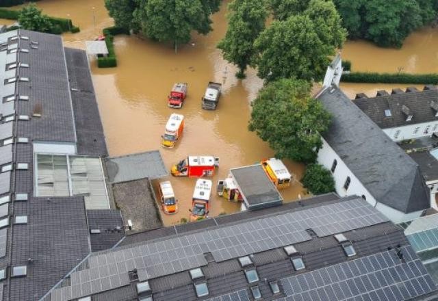 Imagem da noticia Vítimas de enchentes na Alemanha terão 200 mil euros de apoio emergencial