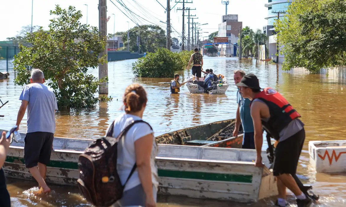 Imagem da noticia Chuvas no RS: ajuda envolve dinheiro, itens essenciais e mobilização nacional