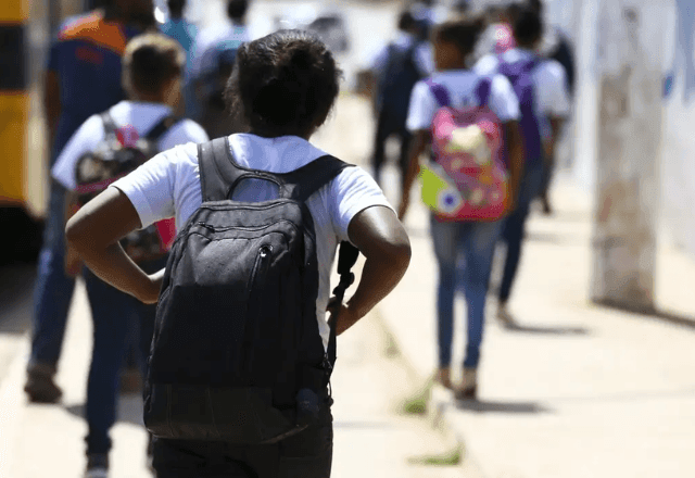 Imagem da noticia Menos da metade das escolas públicas brasileiras têm tratamento de esgoto