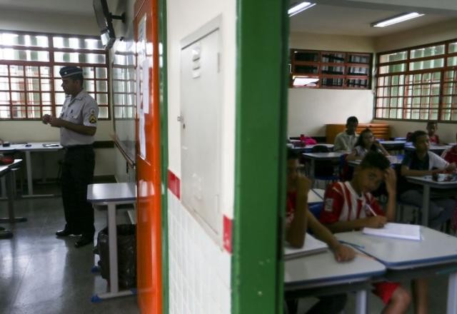 Imagem da noticia Fim do programa de escolas cívico-militares alcança 202 colégios no país