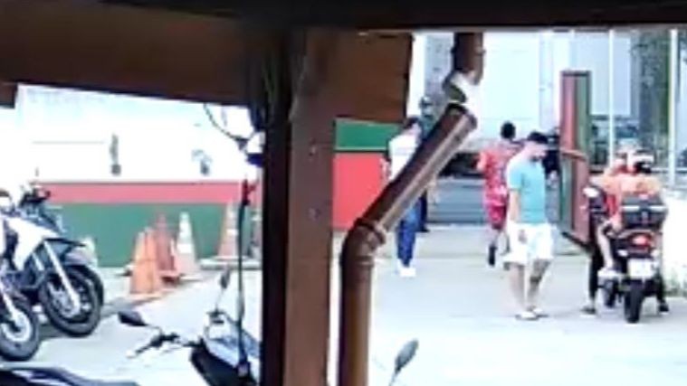 Imagem da noticia Homem e criança de 11 anos são baleados ao sair de escola de futebol na zona Oeste de SP 