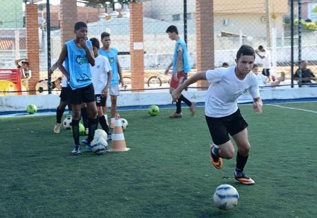 Imagem da noticia Procura por escolinhas de futebol cresce 40% em todo o país