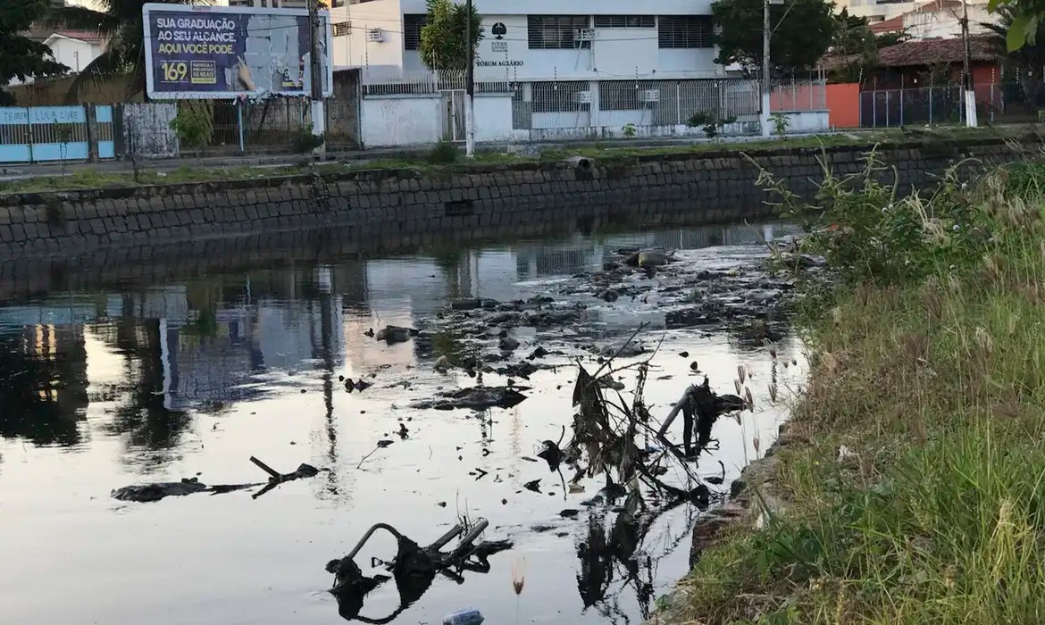 Falta de saneamento básico afeta quase 90 milhões de brasileiros