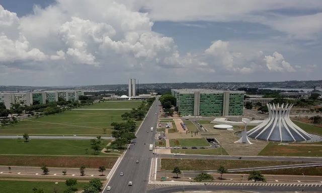 Imagem da noticia Oposição tenta emplacar reforma administrativa