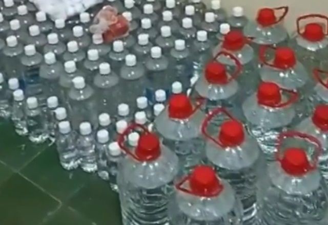 Imagem da noticia RJ: Criminosos vendiam água de piscina como se fosse mineral