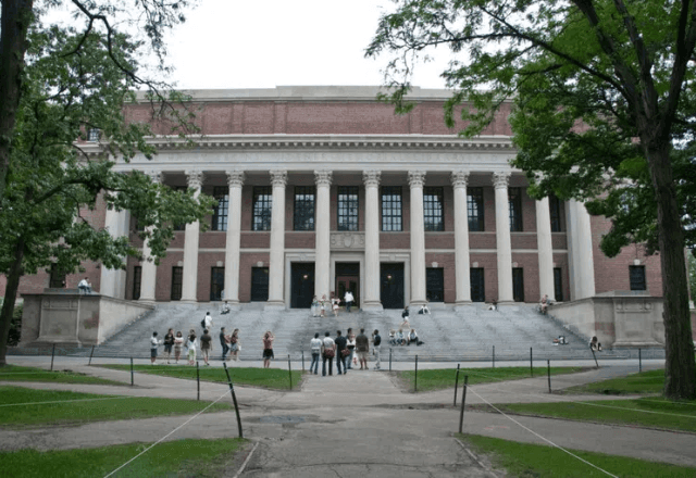 Imagem da noticia EUA revogam mais de 6 mil vistos de estudantes estrangeiros em 2025