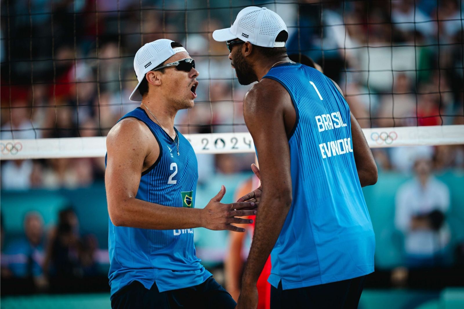 Imagem da noticia Evandro e Arthur vencem austríacos em estreia no vôlei de praia