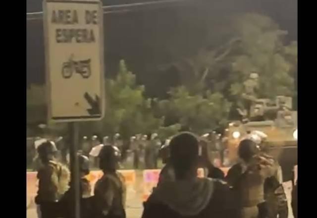 Imagem da noticia Exército fecha frente do quartel e barra bolsonaristas e até a PM