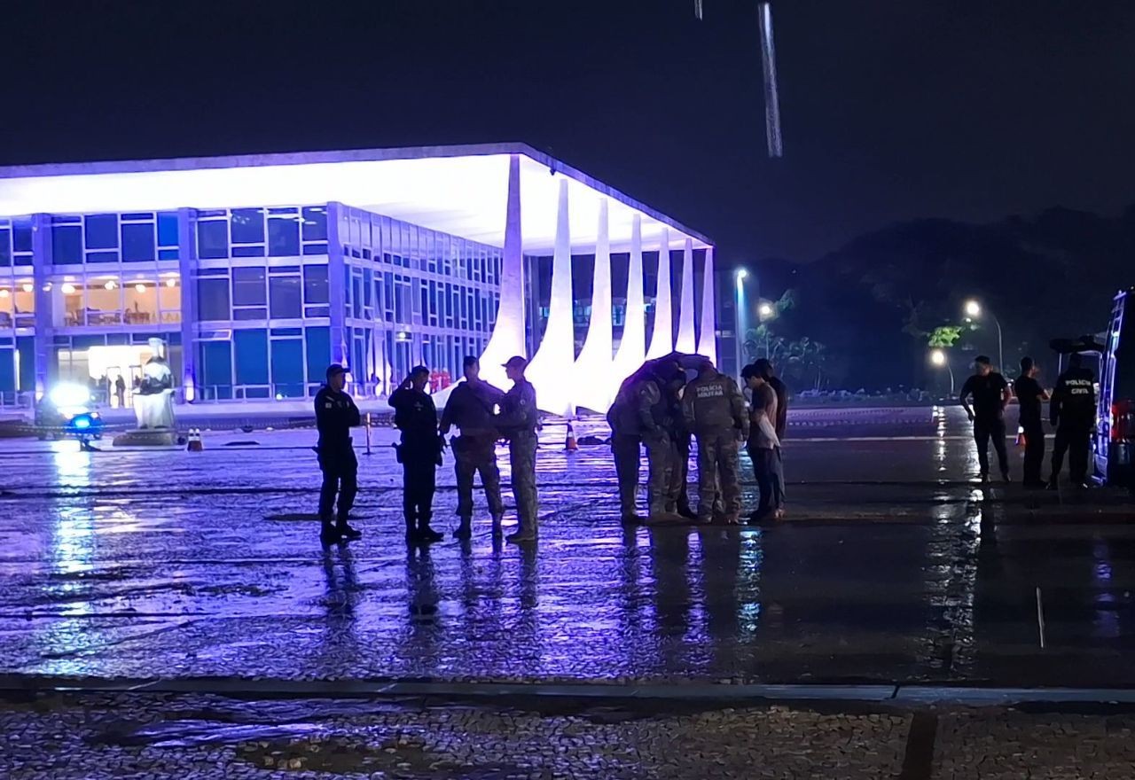 Imagem da noticia PL repudia explosão e diz que ataques a instituições vão contra princípios defendidos pelo partido