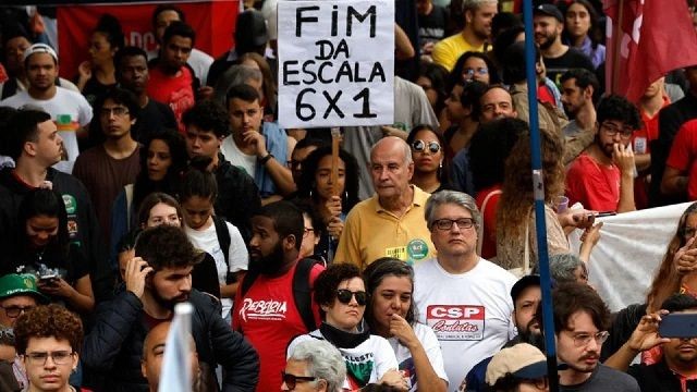 Imagem da noticia Escala 6X1: "É importante a gente ouvir os dois lados", defende deputado em audiência pública