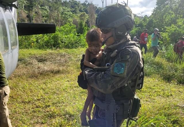 Imagem da noticia FAB começa a entregar ajuda humanitária para aldeias Yanomami