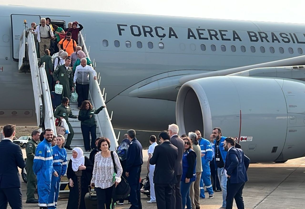 Imagem da noticia Segundo voo da FAB com repatriados vindos do Líbano chega ao Brasil