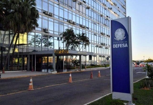 Imagem da noticia Em nova nota, Defesa diz que relatório não descarta possibilidade de fraude