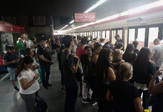 Imagem da noticia Problemas técnicos afetam circulação na Linha 3-Vermelha do Metrô de São Paulo