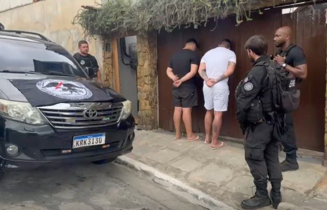 Imagem da noticia Polícia do Rio prende dois homens em operação contra falsificação de documentos para compra de armas