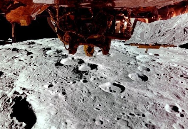 Imagem da noticia Nave espacial de empresa privada pousa na Lua neste domingo; veja imagens
