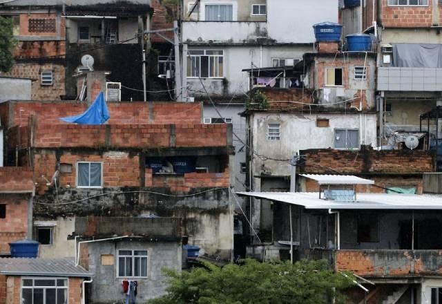 Imagem da noticia 94% de moradores de favelas vão comprar comida com auxílio emergencial