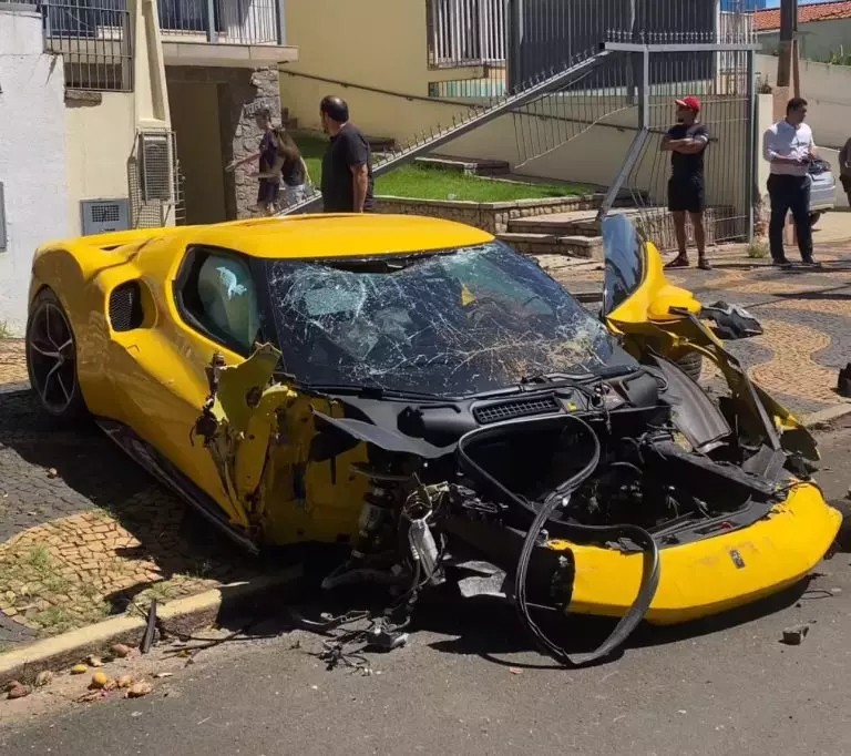 Imagem da noticia Funcionário de concessionária que bateu Ferrari disse não se lembrar do que aconteceu