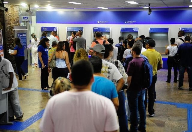 Imagem da noticia Pagamento do abono salarial PIS/Pasep começa em fevereiro