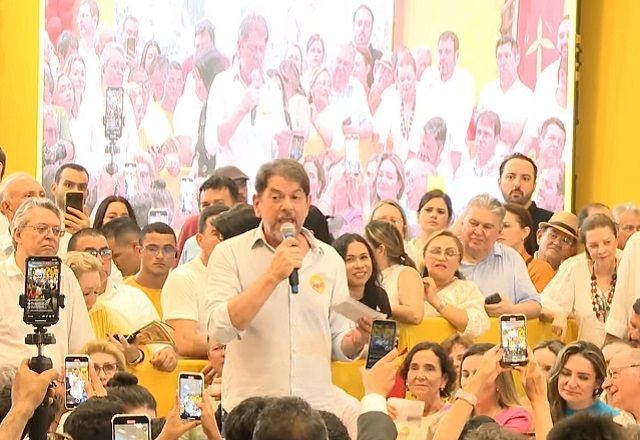 Imagem da noticia Cid Gomes e Izolda Cela se filiam ao PSB em evento com ministros