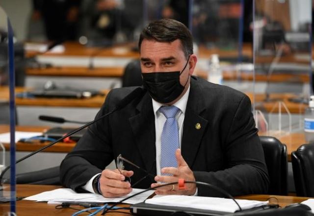 Imagem da noticia Flávio Bolsonaro almoça com Alcolumbre para tratar de sabatina